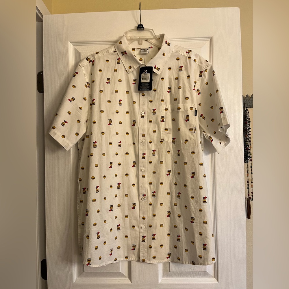 New Hurley Men’s Hamburger Novelty Button Down Shirt